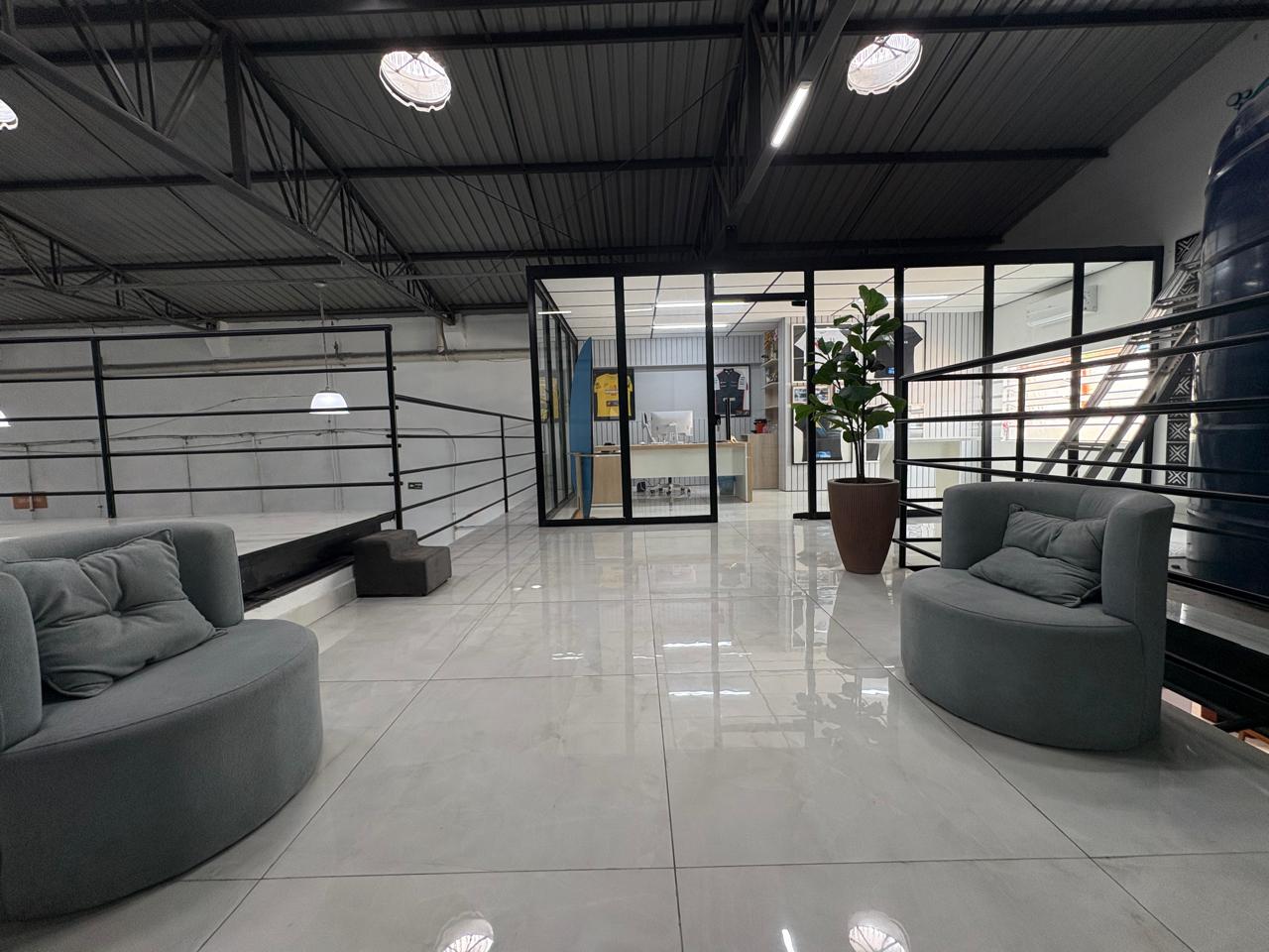 Ambiente interno e recepção superior